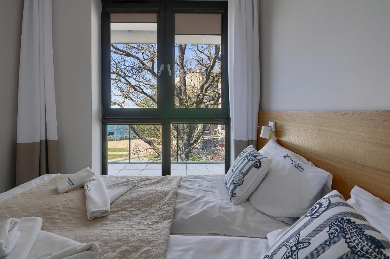 Apartament Z Widokiem Na Morze - Nadmorski Luksus Apartamenty อุสตรอเนียมอร์สเกีย ภายนอก รูปภาพ